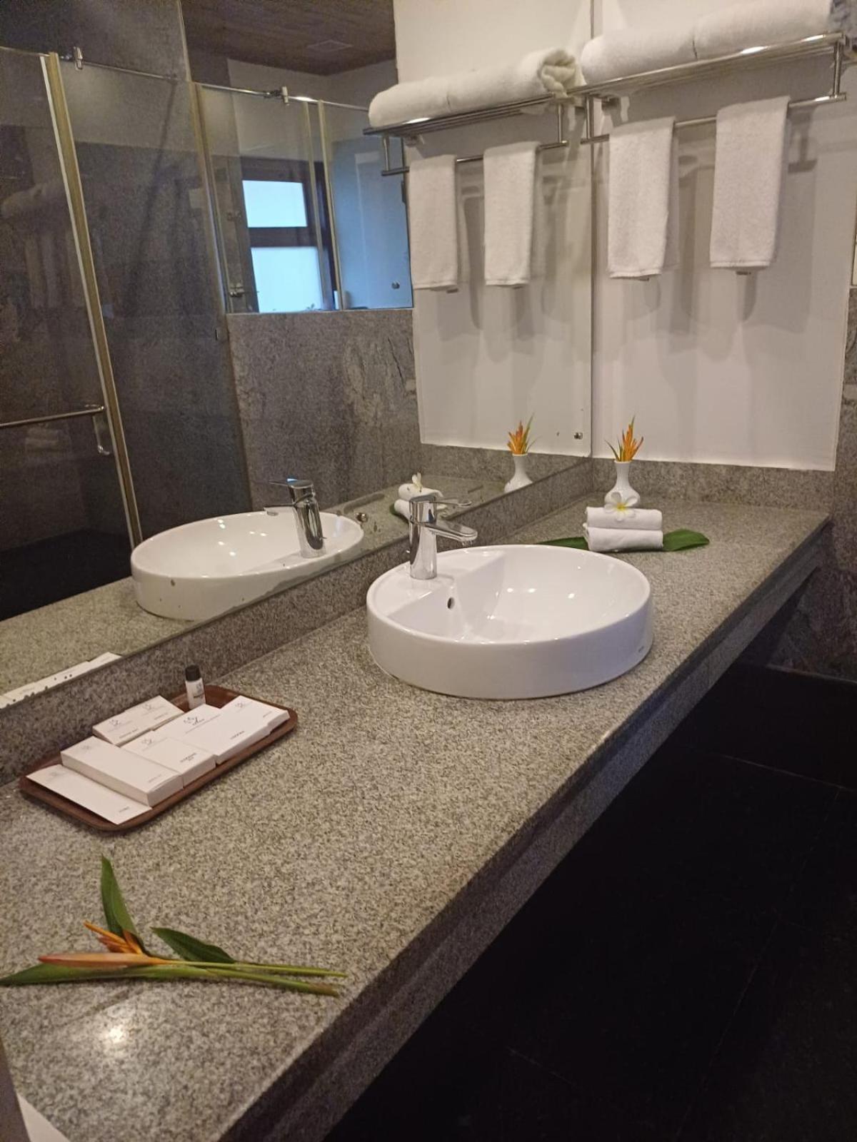 Paloma Backwater Resorts Alappuzha Екстериор снимка
